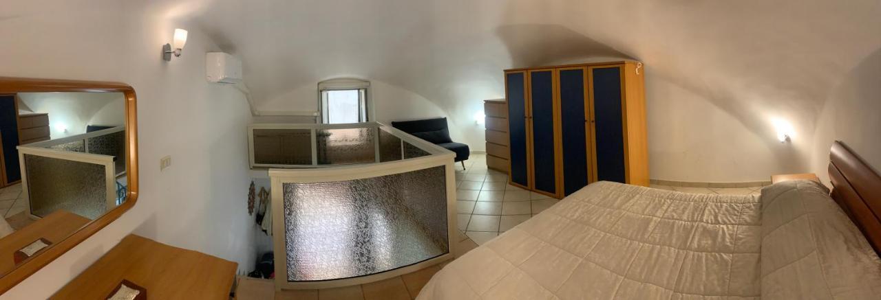 Casetta Blue House Gaeta Via Dell'Indipendenza Bagian luar foto